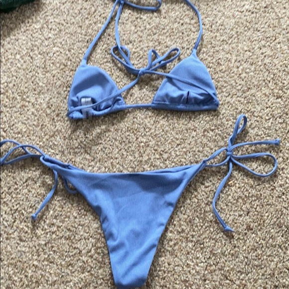 Bikini - Picture 2 of 2